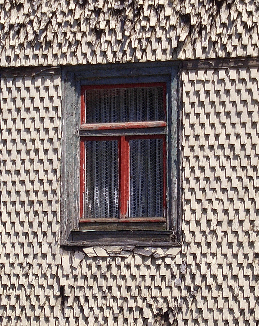 Hausverkleidung mit Fenster_1