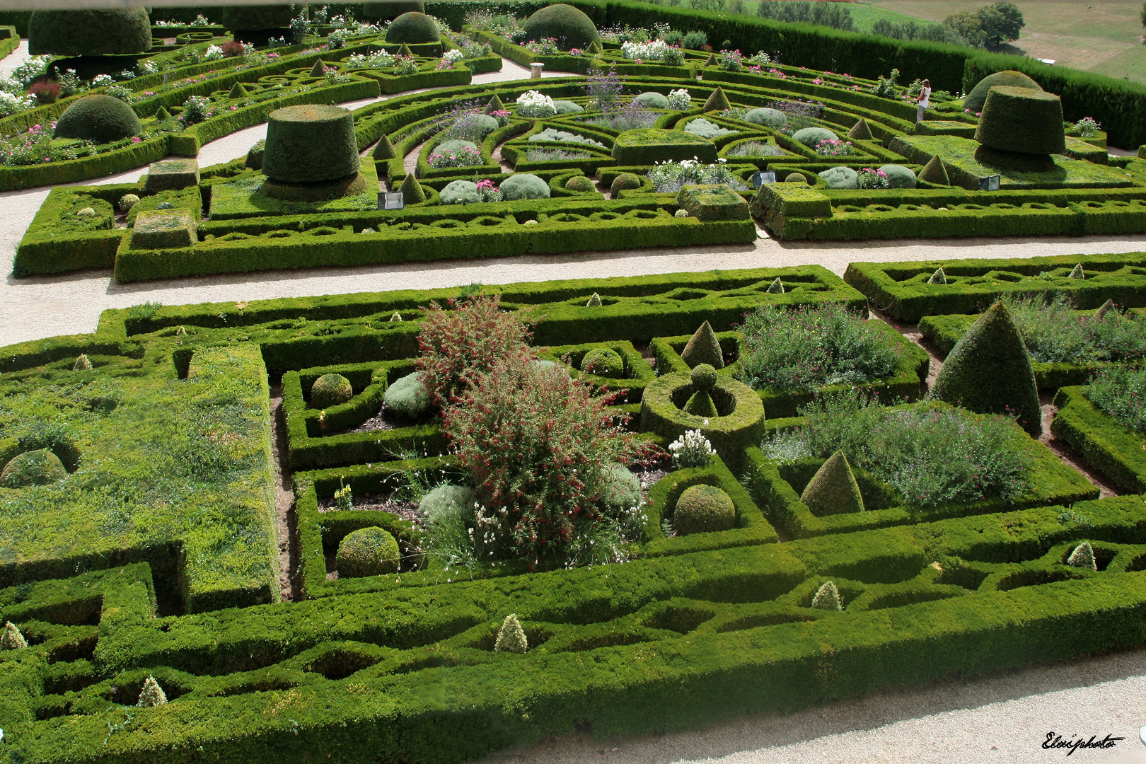 Hautefort les jardins à la française