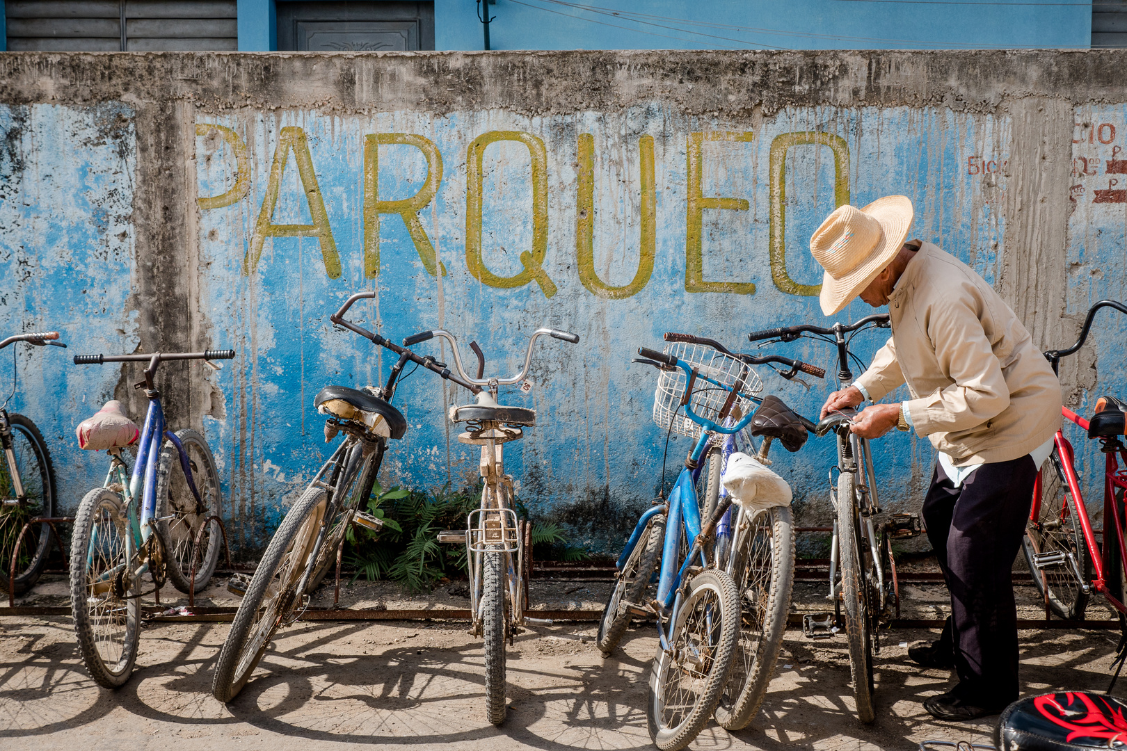 Havanna 2019 - bewachter Parkplatz