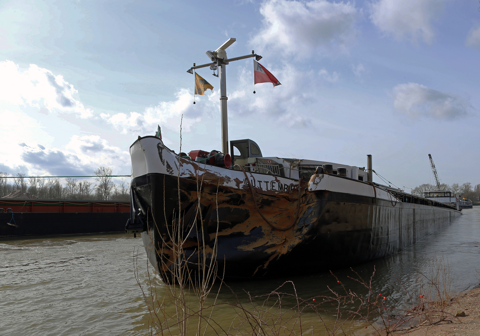 Havarie auf dem Rhein 