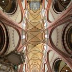 Havelberger Dom Sankt Marien (Vertikales Kirchen-Panorama) 