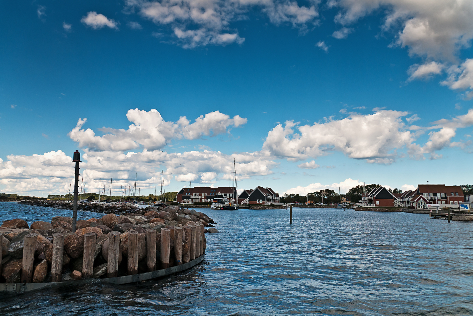 Haven Ein/Ausfahrt Klintholm Havn