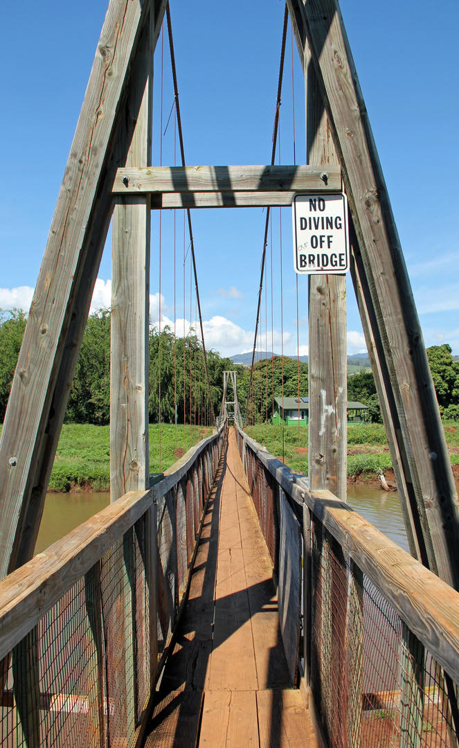 Hawaii - Kauai Hanapepe Swinging Bridge