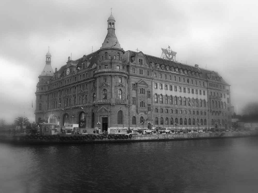 haydar pasa large railway station istanbul Turkey