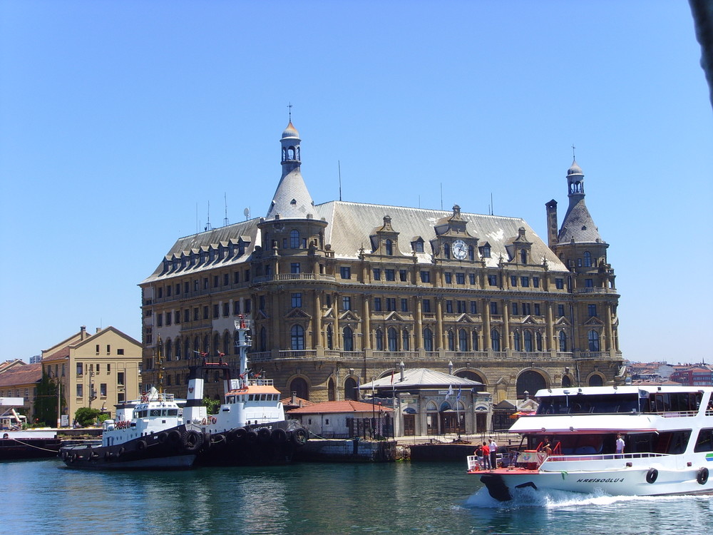 Haydarpasa Bahnhof-Haydarpasa Gari