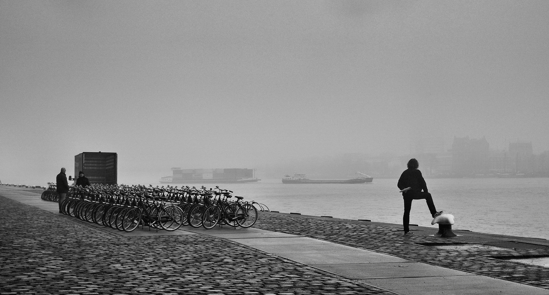 hazy day in Rotterdam