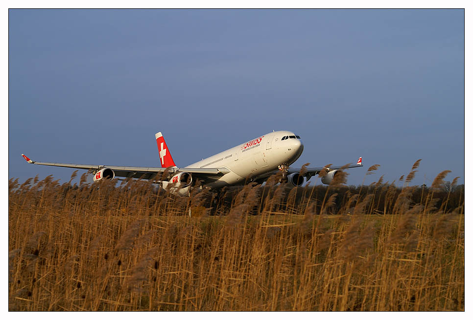 HB-JMA on RWY14 ZRH