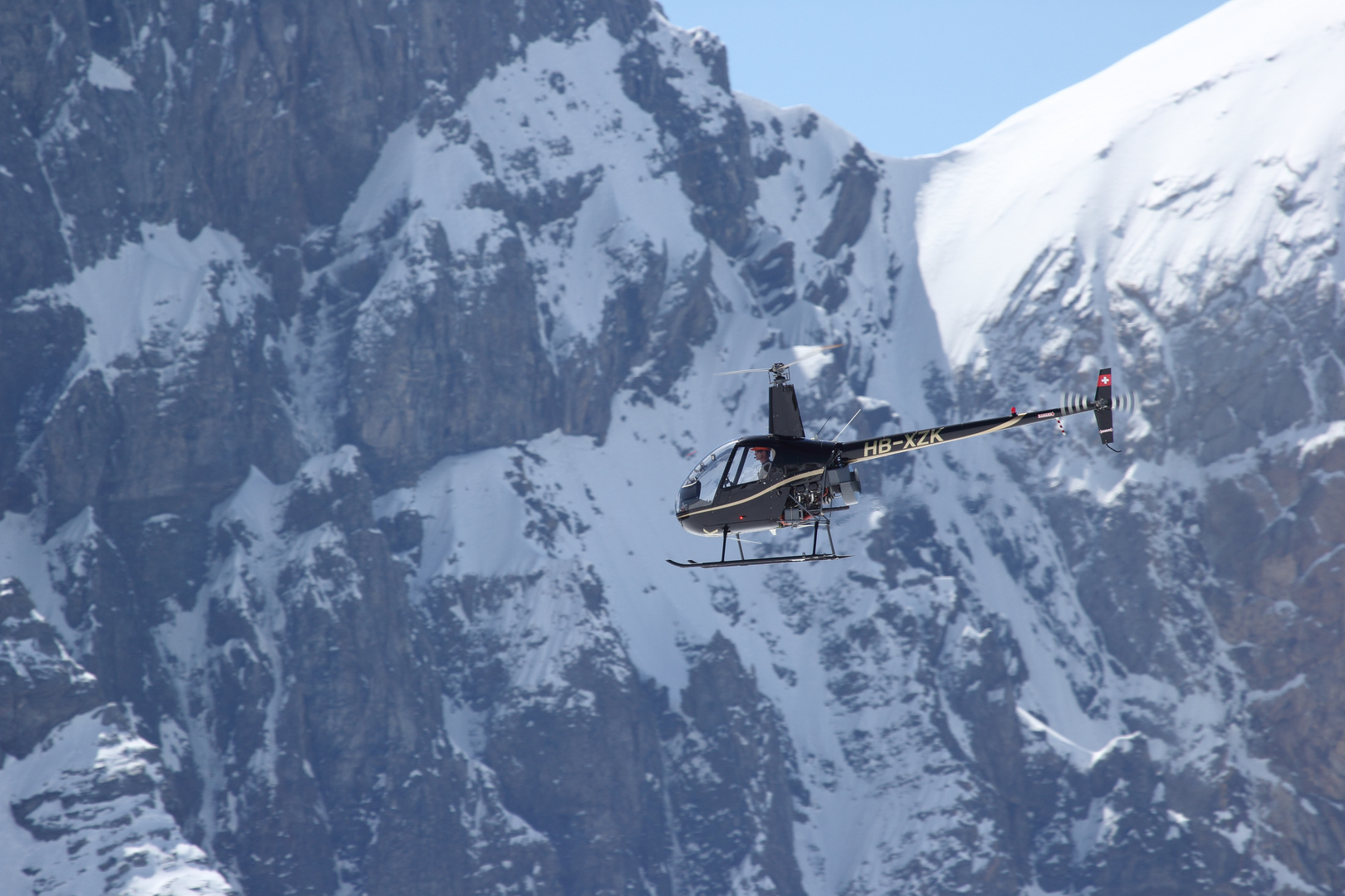 HB-XZK - am  Hüfi Gletscher 25 5 2018