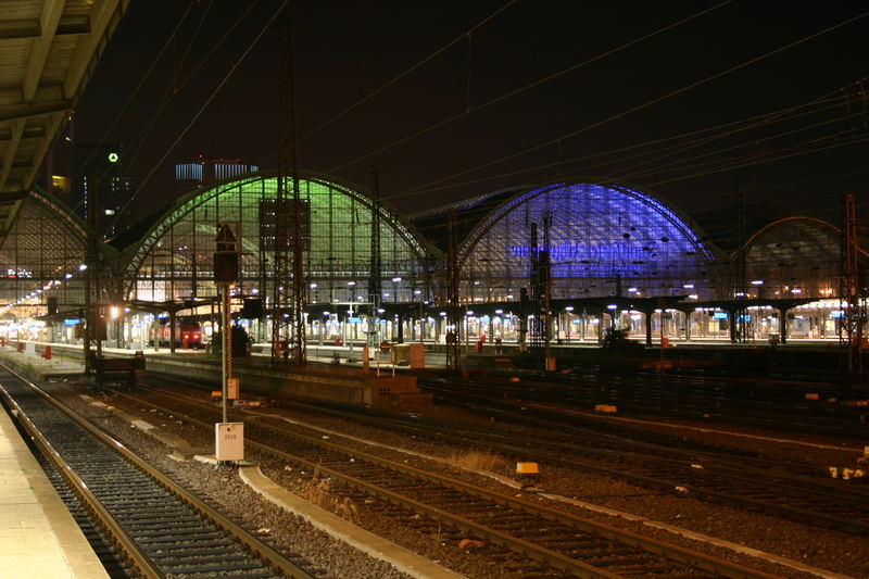 Hbf / Ffm bei Nacht