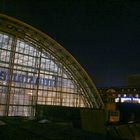 Hbf / Ffm blick zum Messeturm bei Nacht