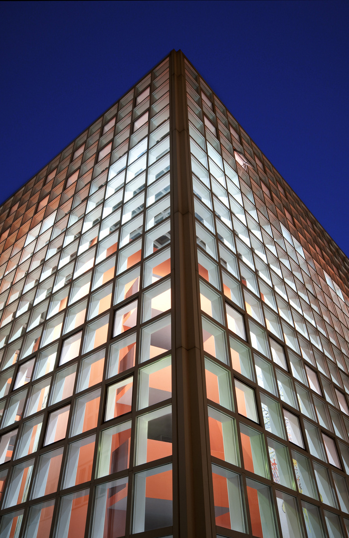 HBK Braunschweig Bibliothek - Übereckansicht