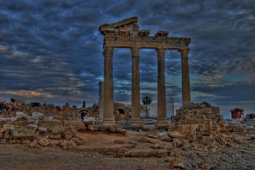 HDR Apollon Tempel Side