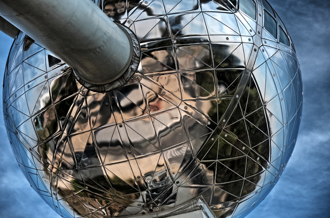 hdr atomium