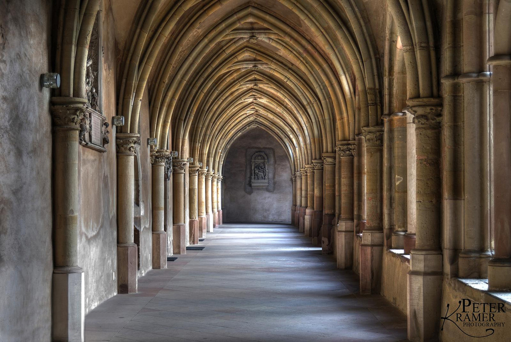 HDR aufnahme vom Kreuzzug im Trierer Dom