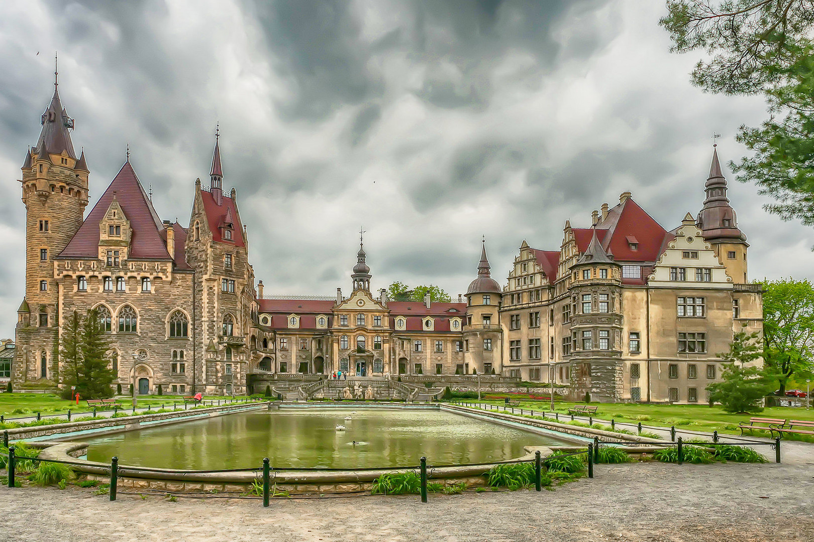 HDR-Aufnahme von Schloss Moschen Schlesien