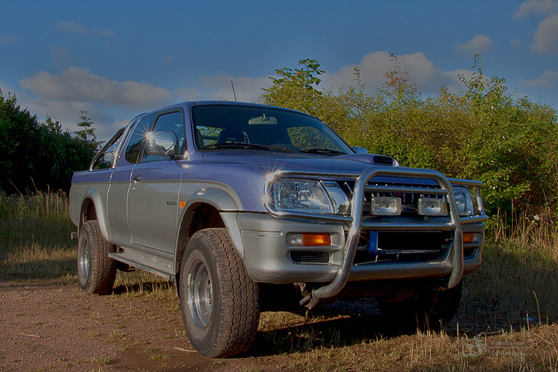 HDR Auto in der Morgensonne