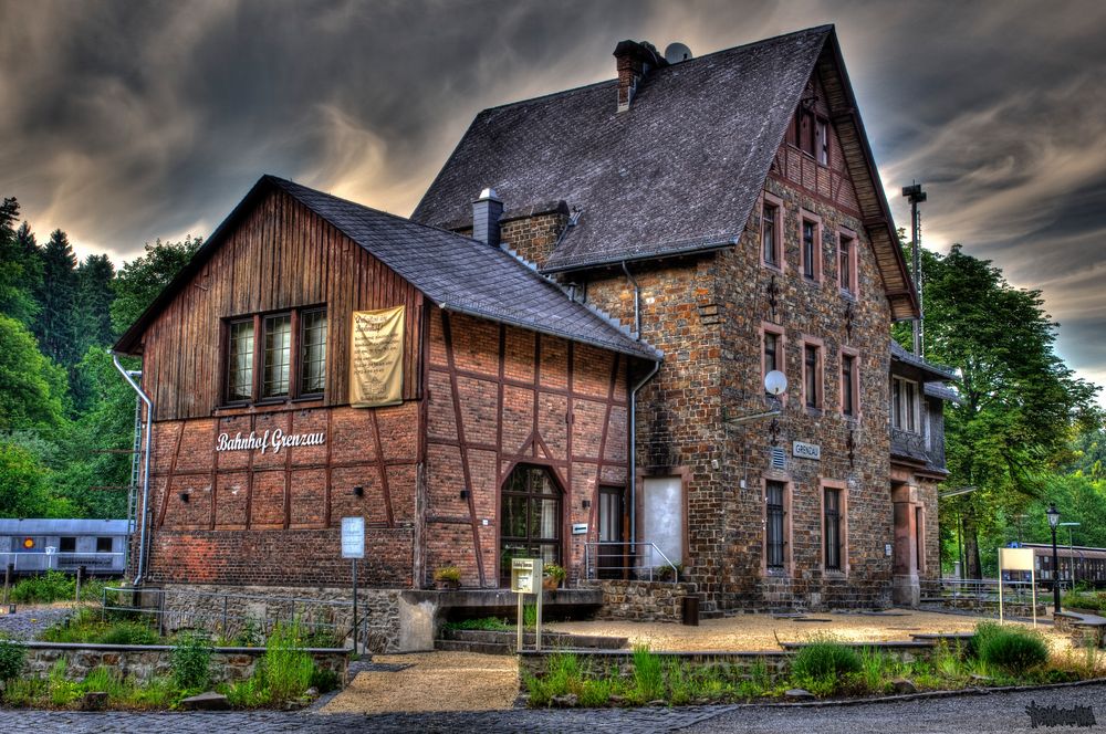 ~HDR Bahnhof Grenzau~