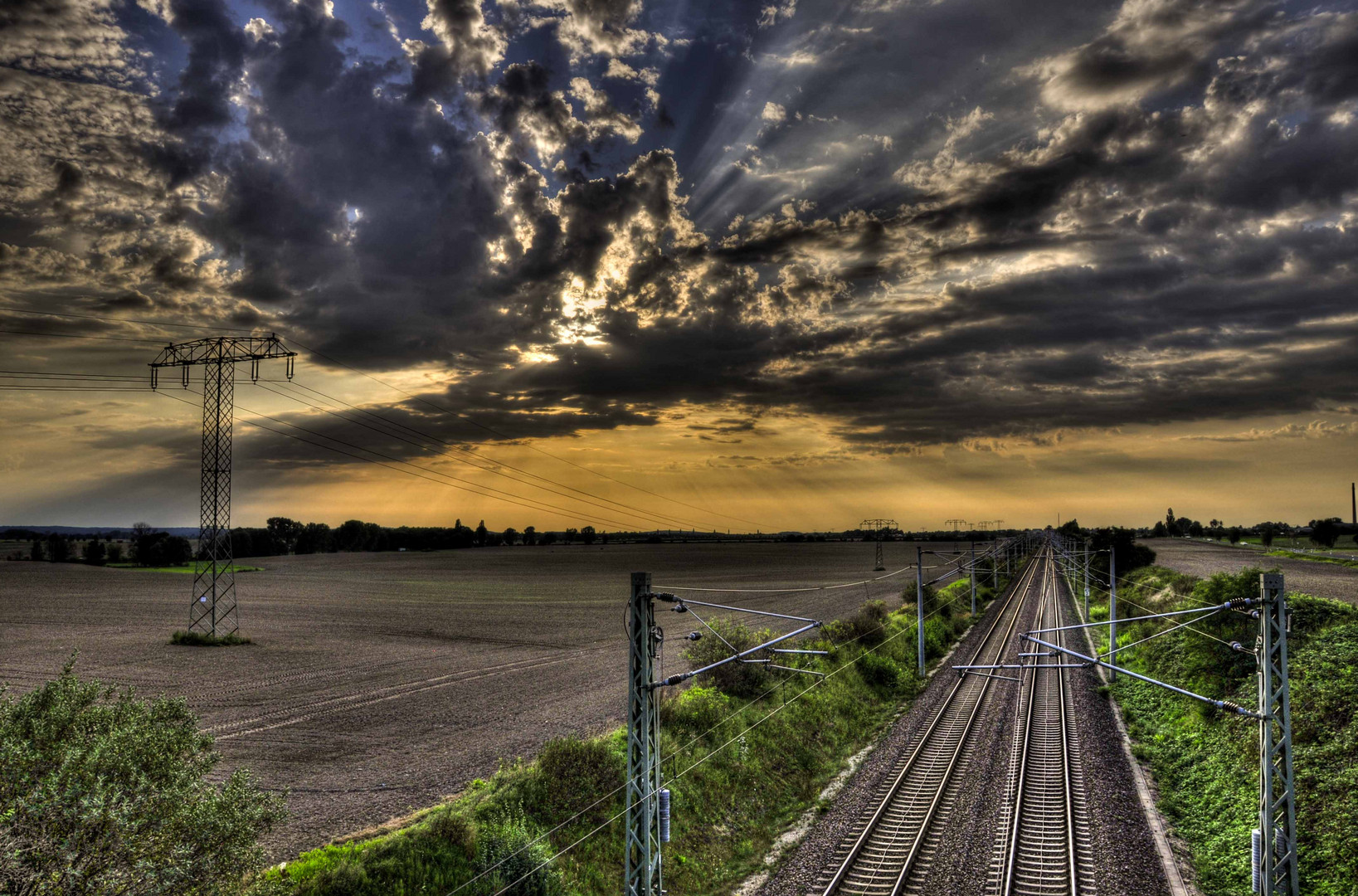 HDR - Bahnlinie bei Dahlen (Dresden - Leipzig)