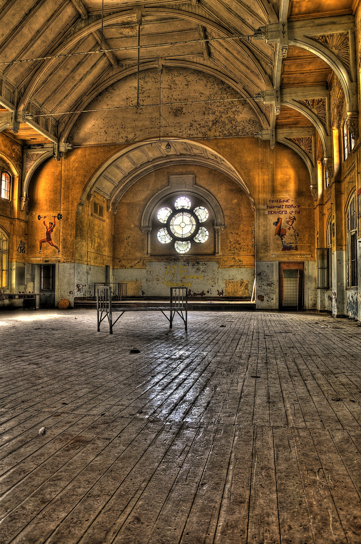 HDR: Beelitz Sporthalle