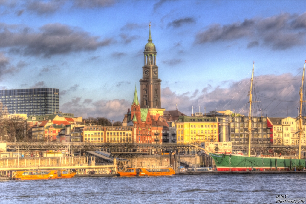 HDR des Hamburger "Michel"