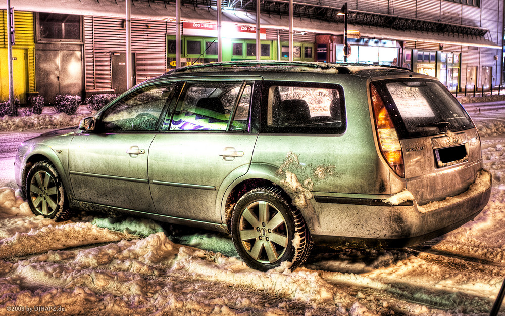 HDR DIRTY FORD MONDEO AT SNOW