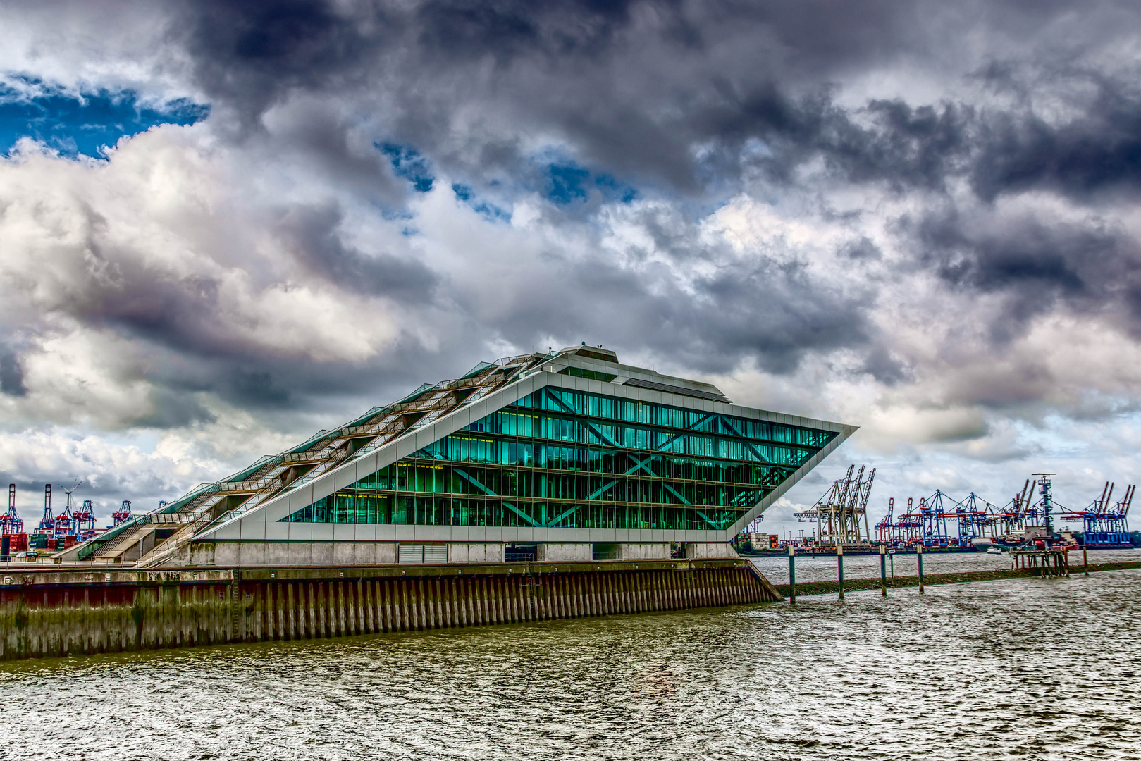 HDR Dockland