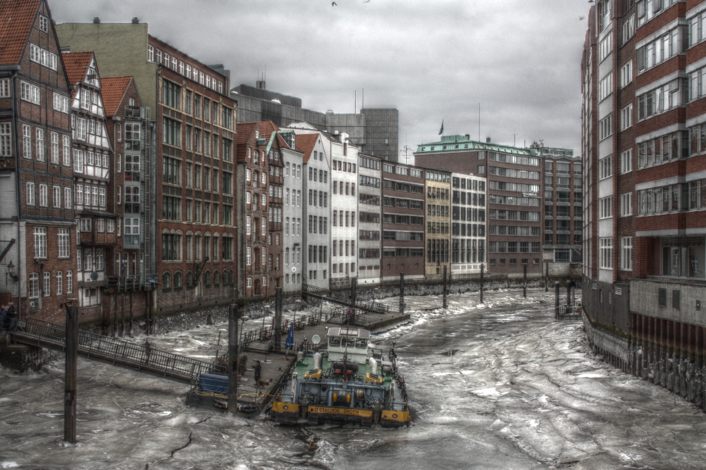 HDR Hamburger Eis Hafen 11.2012