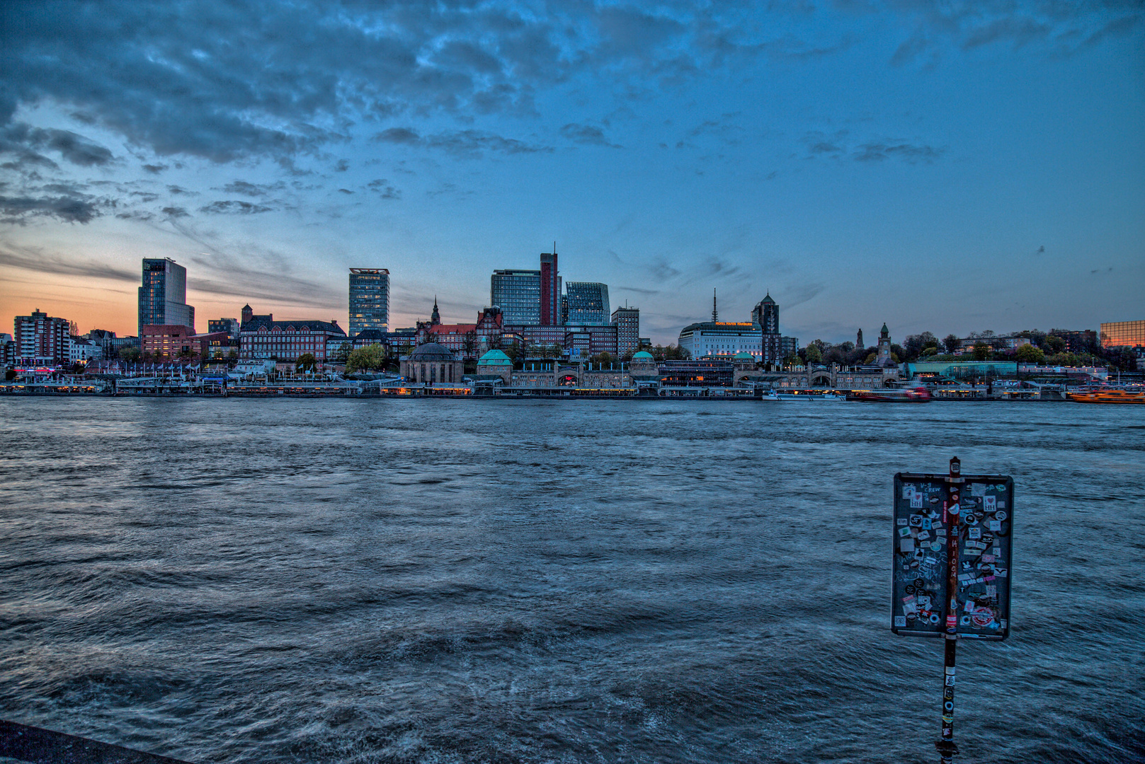 HDR Landungsbrücken