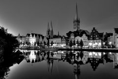 HDR Lübeck in sw