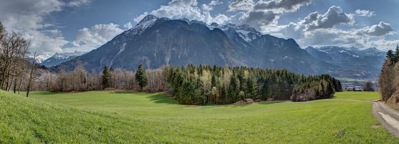 HDR-Panorama  2021-04-20  Abschüssig