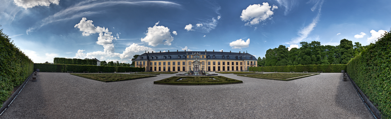 HDR Panorama Aufnahme der Galerie im Großen Garten der Herrenhäuser Gärten