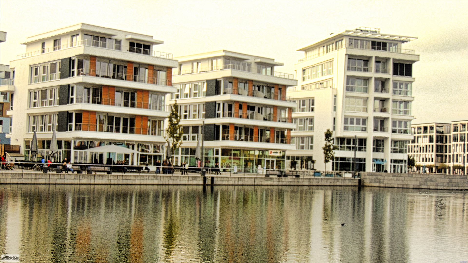 HDR Phoenis See Dortmund Promenade