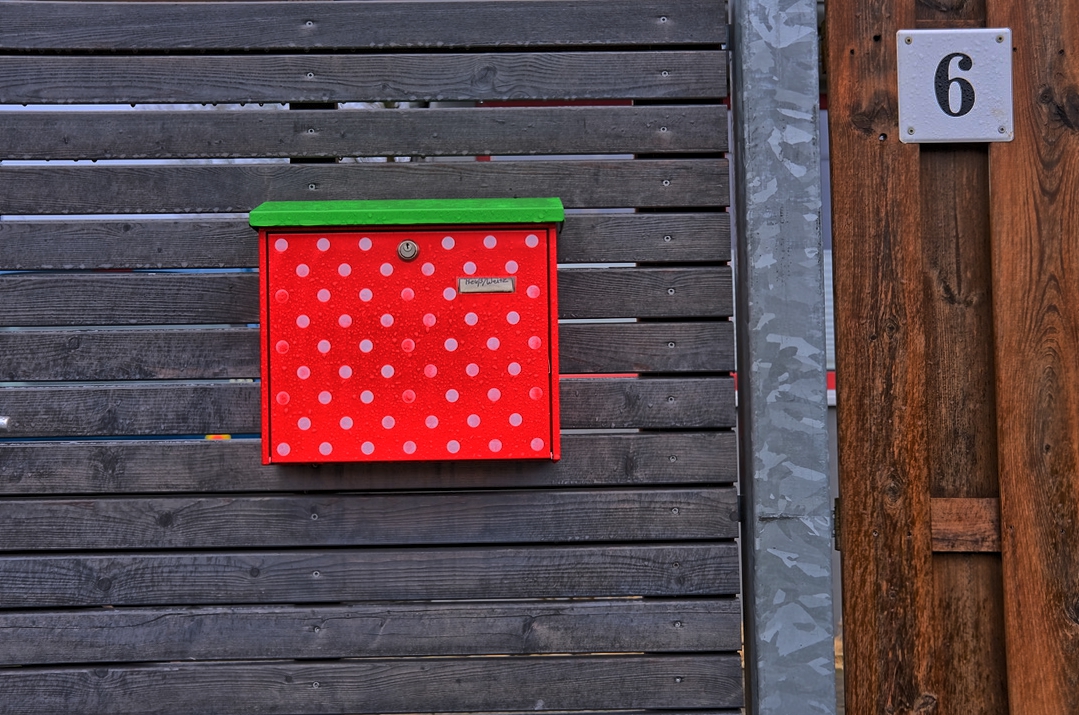 hdr roter briefkasten