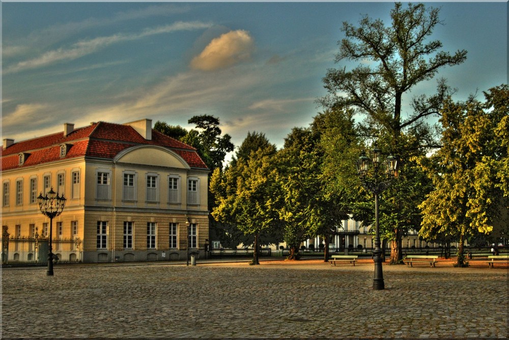 HDR - Seitenflügel des Schloss Charlottenburgs in Berlin