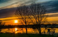 HDR - Sonnenuntergang über dem Feriengebiet Otterndorf