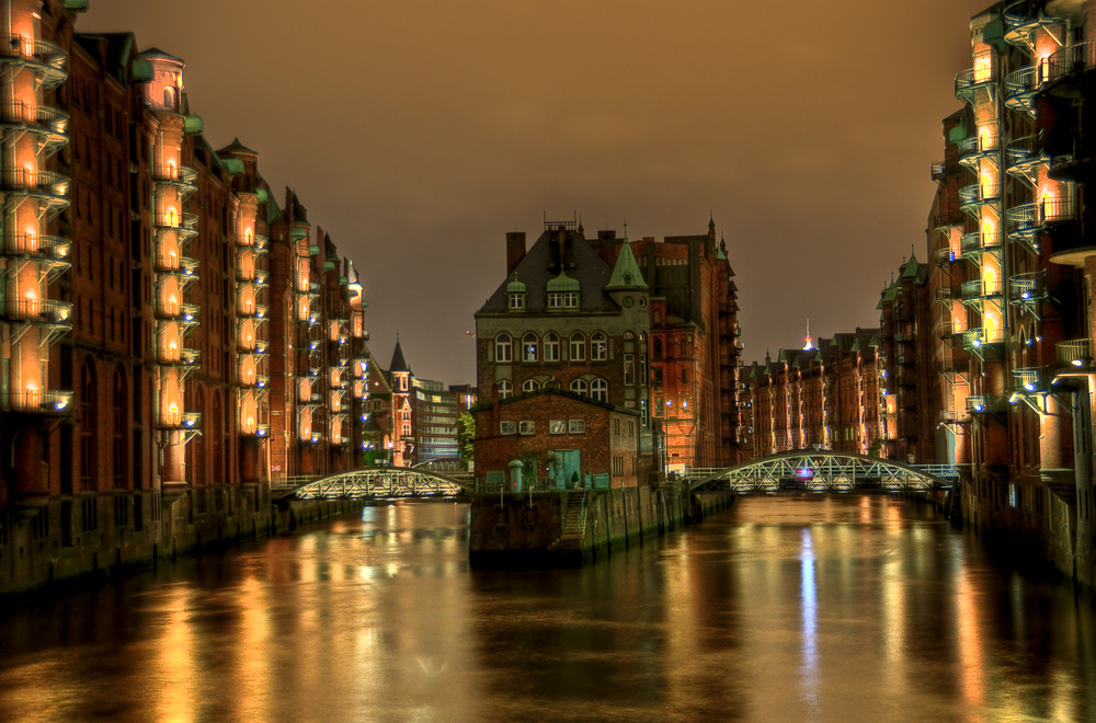 HDR Speicherstadt bei Nacht