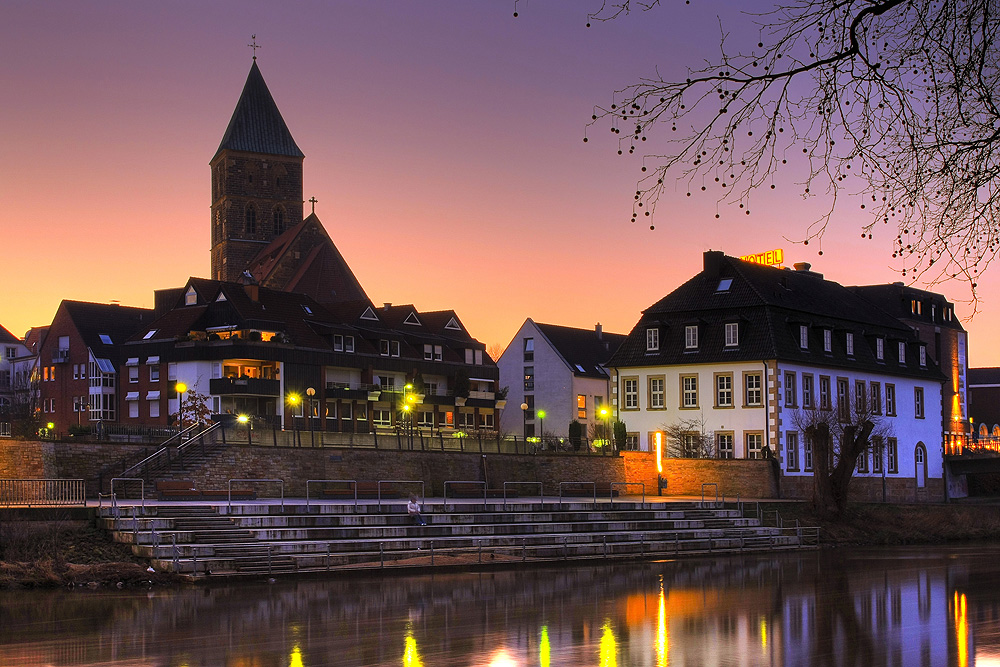 HDR von St. Dionysius in Rheine zur "Blauen Stunde"