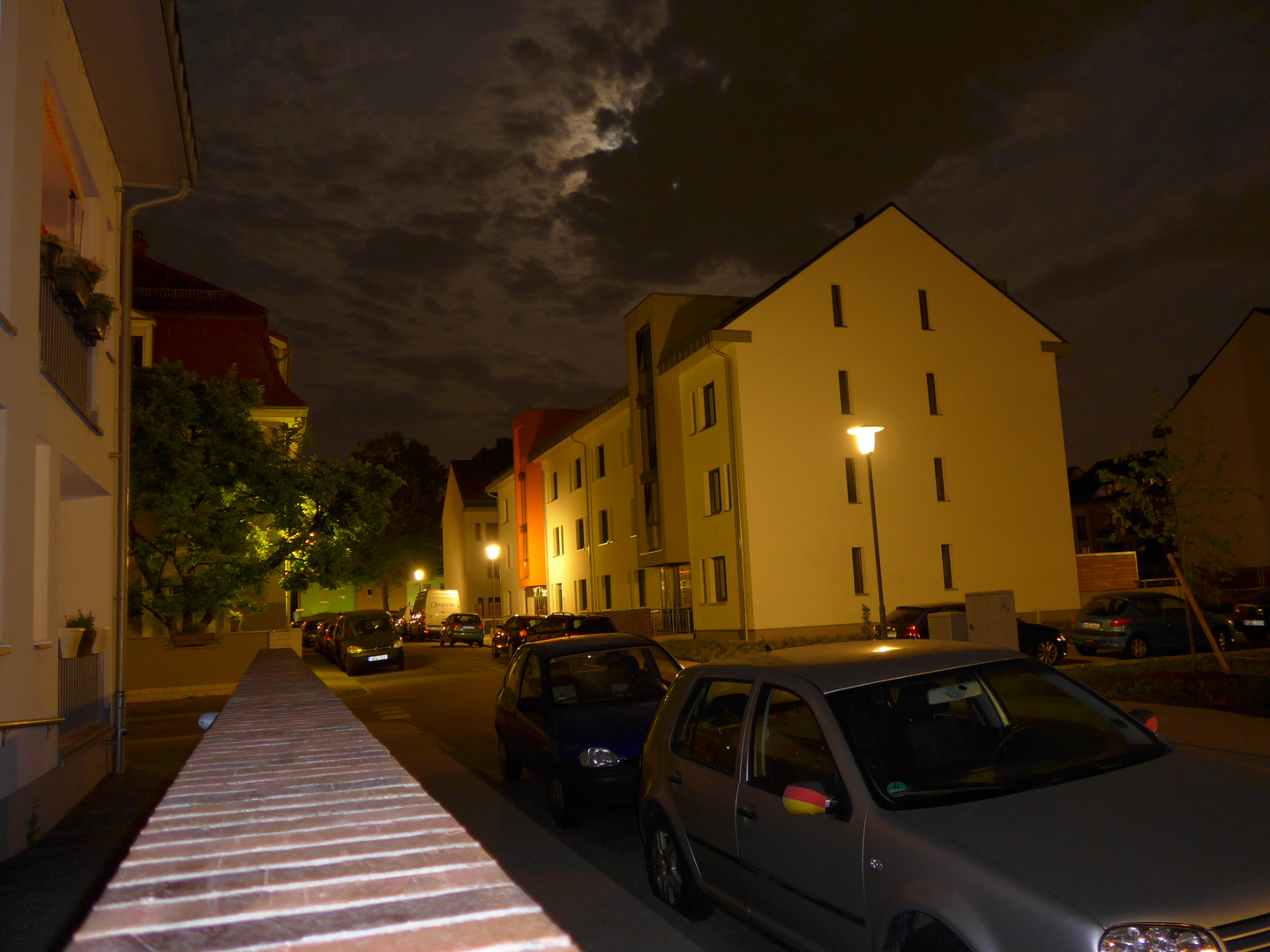 HDR Wohnblock Bild bei Nacht