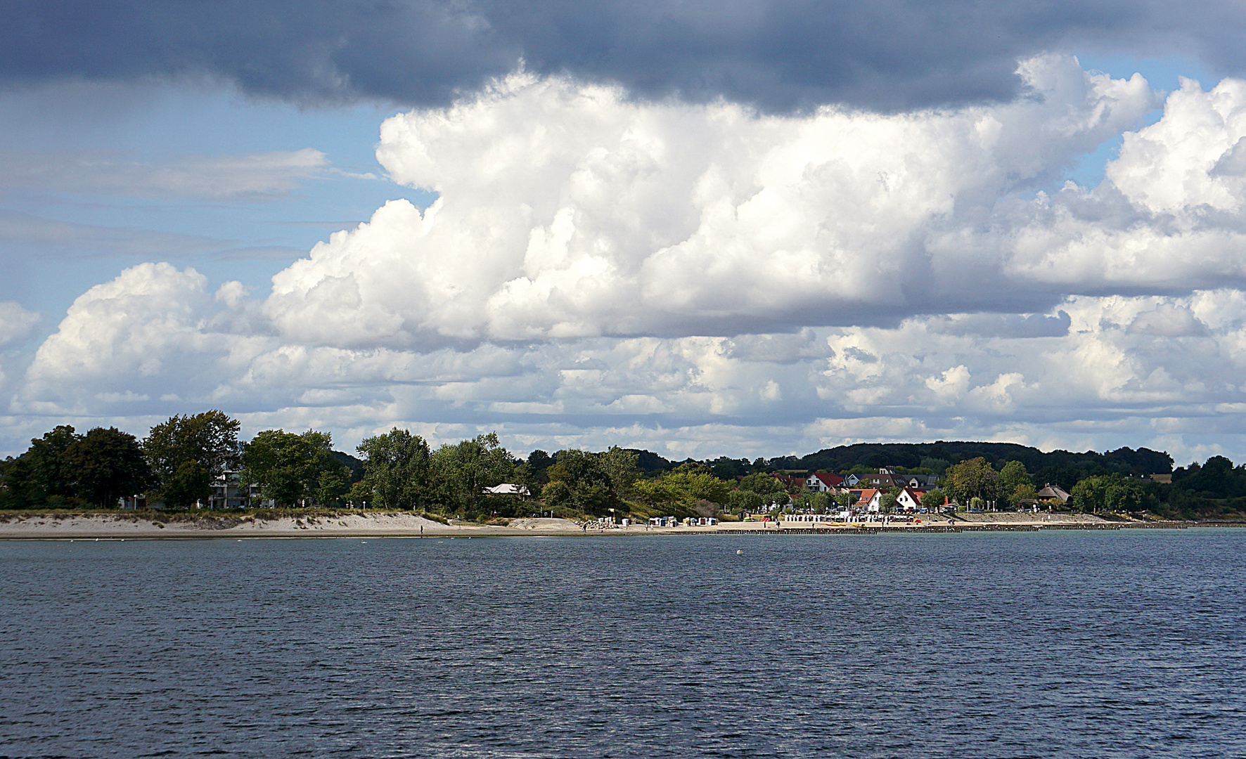 HDR Wolken über Boltenhagen 1