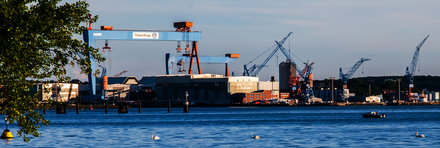 HDW in Kiel aus Sicht von Mönkeberg