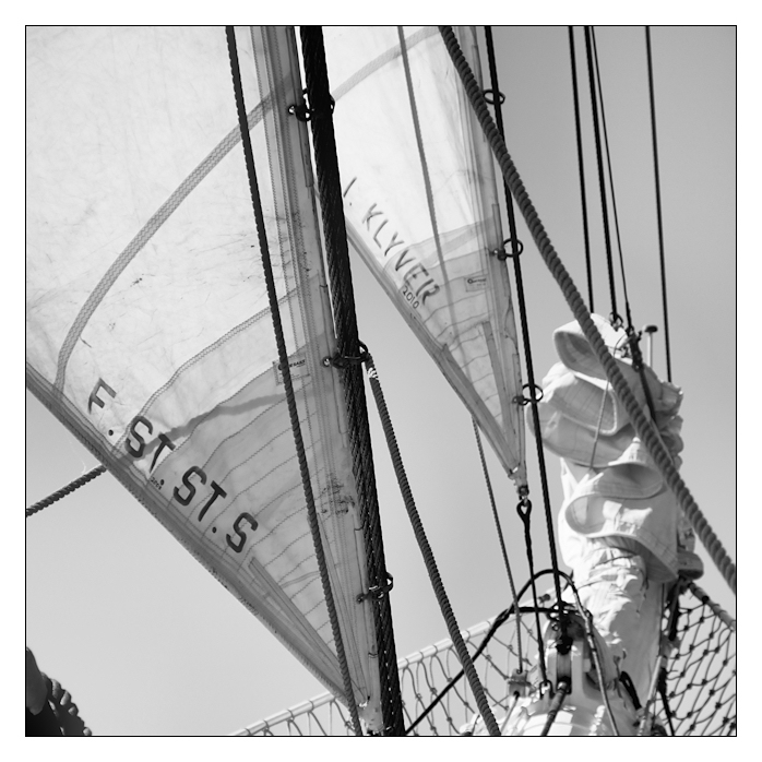 head sails .II.