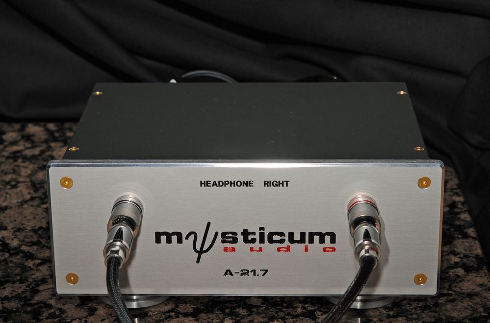 Headphone-Attenuator Front side