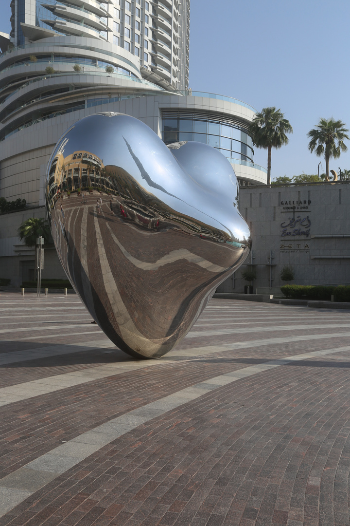 Heart near the burj khalifa