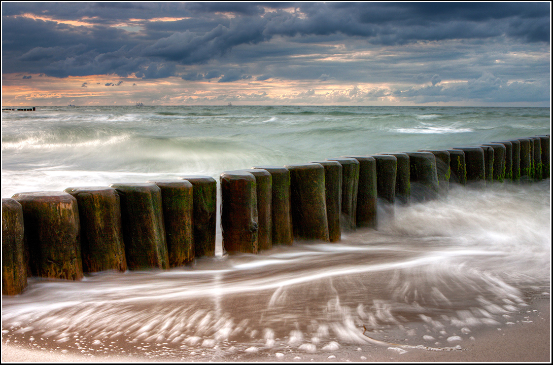 Heavy Clouds, heavy Sea