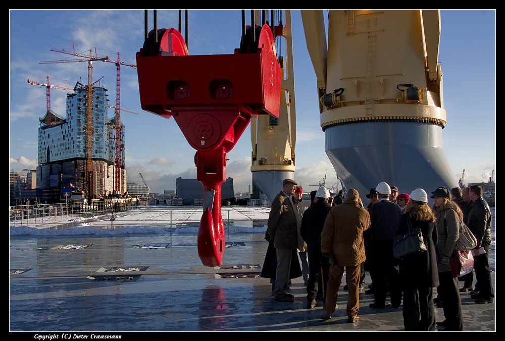 Heavy lift vessel Svenja, 20 Tonnen ... - 20 tons is the weight of this hook