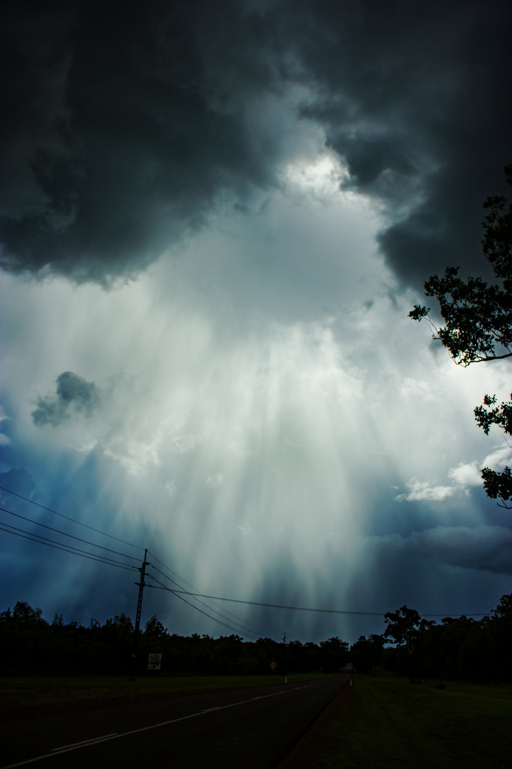 Heavy Rain Shower (Downburst?) over Batchelor, Northern Territory, Australia