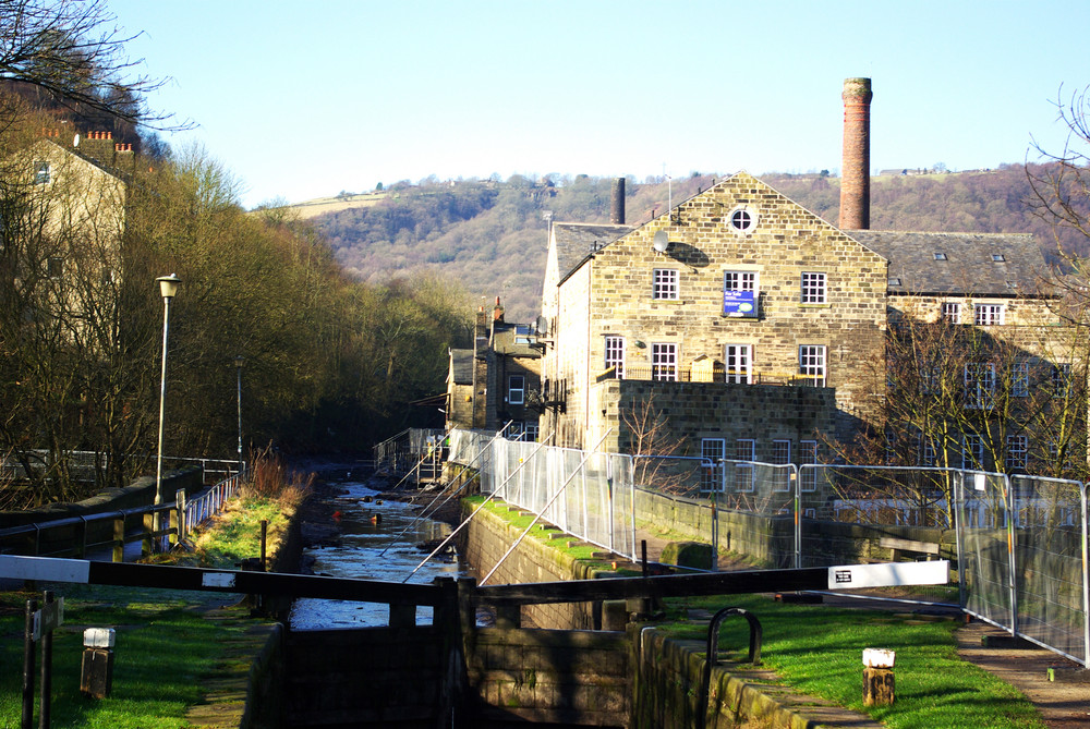 Hebden Bridge work on the canal.