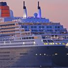 Heckansicht der Queen Mary 2