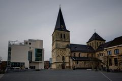 Heerlen - Pancratiusplein - Pancratiuskerk & Glaspaleis