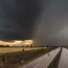 Heftiges Gewitter über der Autobahn